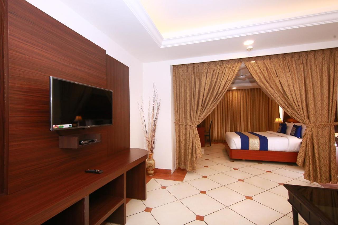 Kochi Emarald Hotel Cochin מראה חיצוני תמונה