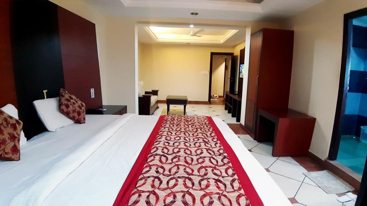 Kochi Emarald Hotel Cochin מראה חיצוני תמונה