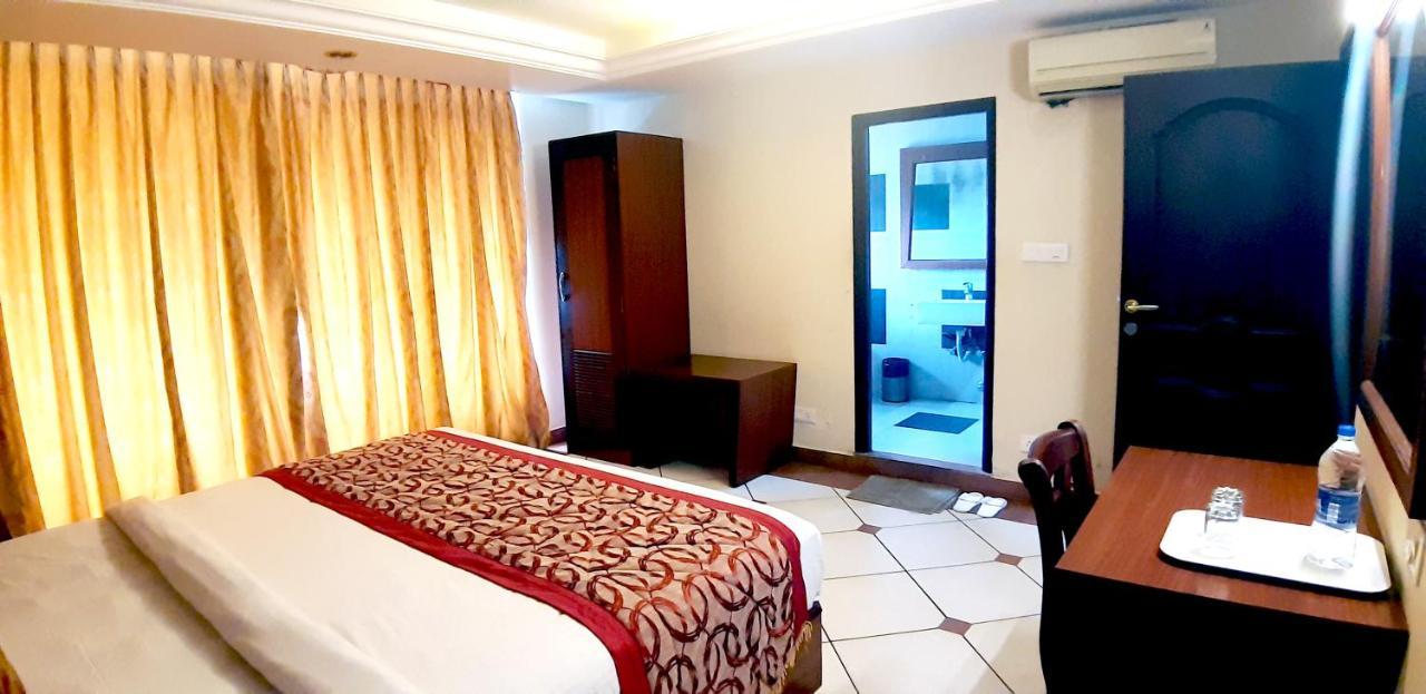 Kochi Emarald Hotel Cochin מראה חיצוני תמונה
