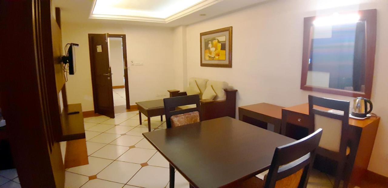 Kochi Emarald Hotel Cochin מראה חיצוני תמונה