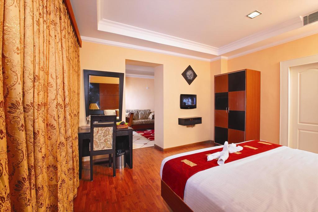 Kochi Emarald Hotel Cochin מראה חיצוני תמונה
