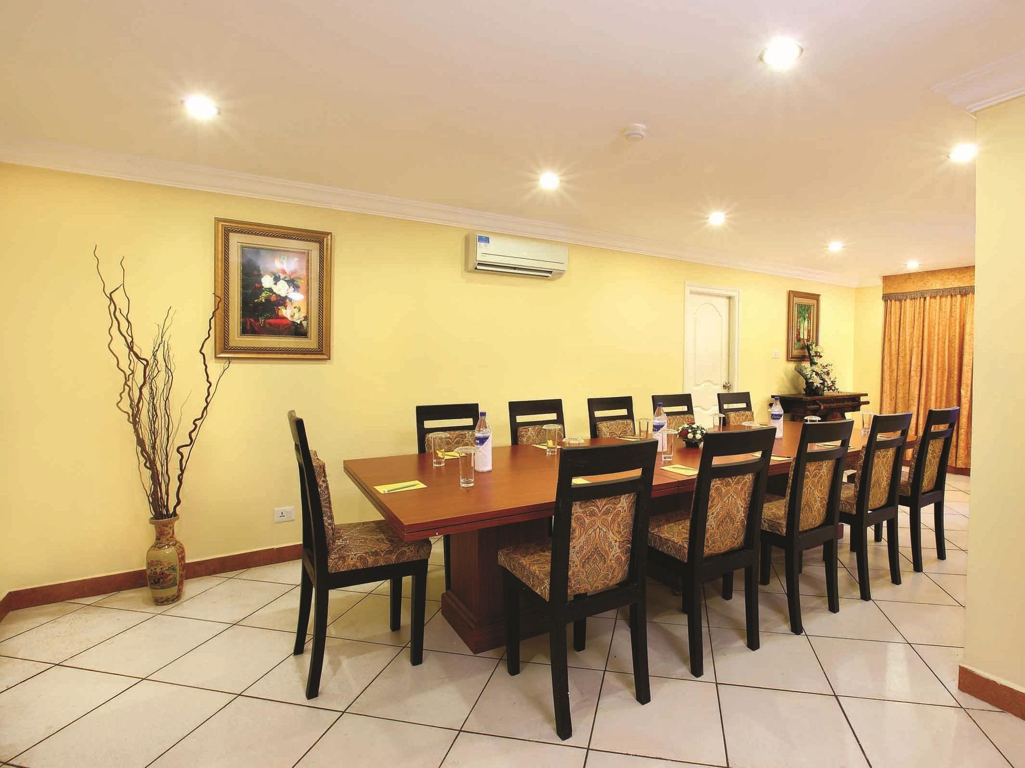Kochi Emarald Hotel Cochin מראה חיצוני תמונה
