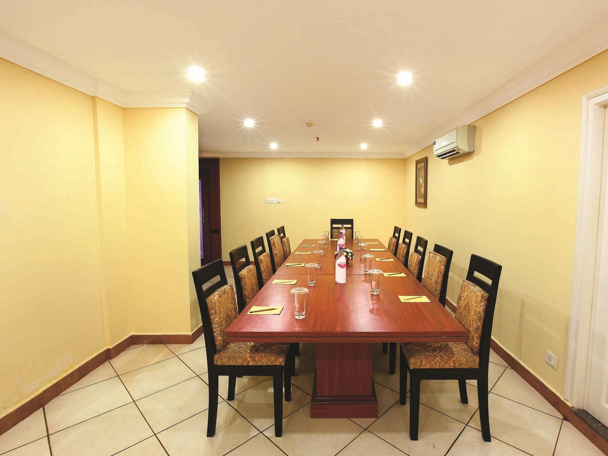 Kochi Emarald Hotel Cochin מראה חיצוני תמונה
