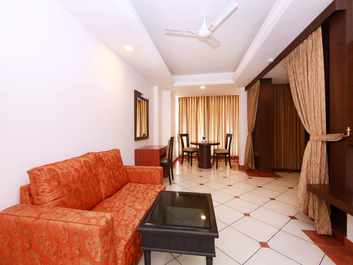 Kochi Emarald Hotel Cochin מראה חיצוני תמונה