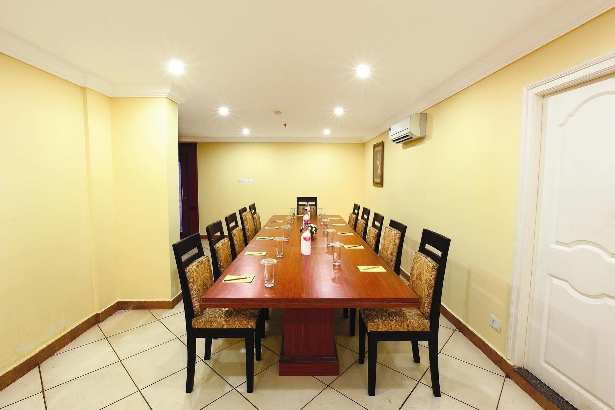 Kochi Emarald Hotel Cochin מראה חיצוני תמונה