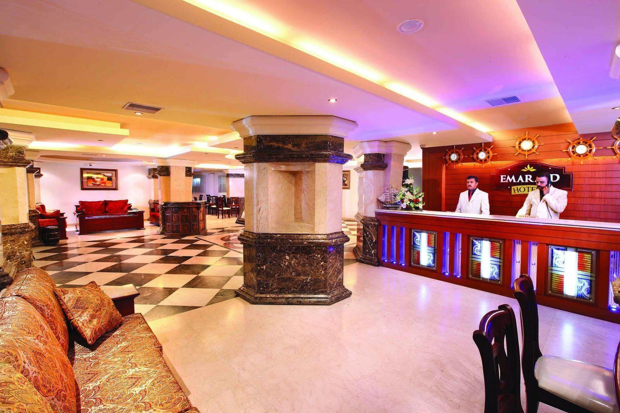 Kochi Emarald Hotel Cochin מראה חיצוני תמונה